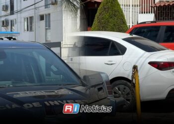 Alerta en la colonia Palos Prietos de Mazatlán; localizan Kia blanco con reporte de robo
