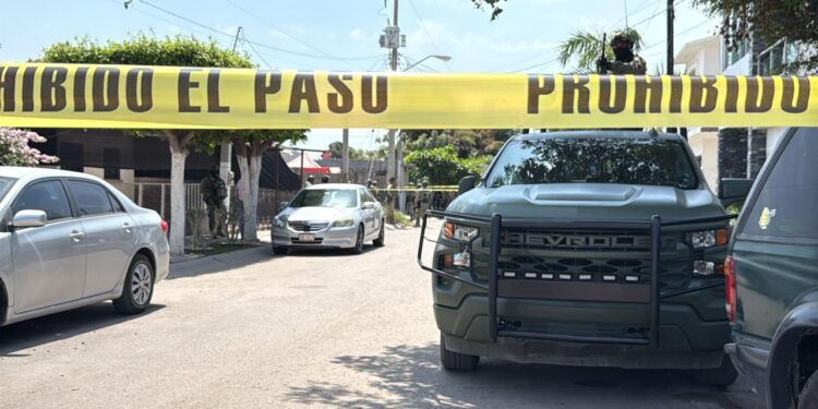 Ejecutan a balazos a un hombre dentro de un domicilio en Santa Rocío, en Culiacán