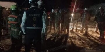 A cuatro días del accidente, suman rescatistas en mina de El Rosario