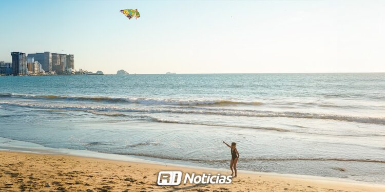 Playas de Mazatlán son seguras para vacacionistas, asegura alcaldesa