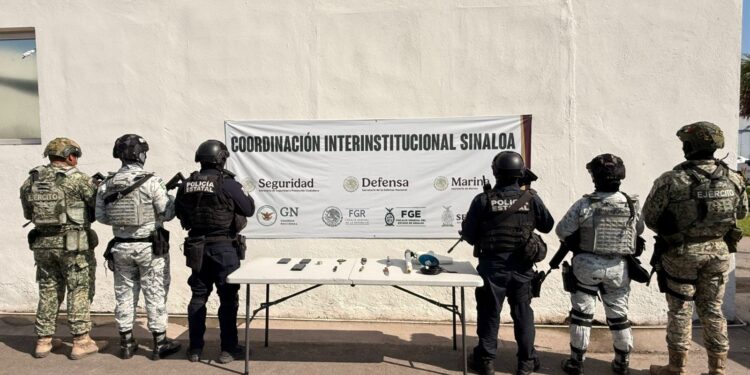 Desde celulares hasta una antena amplificadora de señal aseguran en Penal de Culiacán