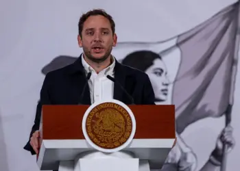 Compañías que incumplan con entrega de medicamentos no podrán participar en futuras licitaciones: Clark