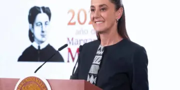Confirma la Presidenta a Petro que México acudirá a cumbre de la Celac