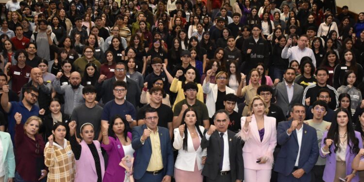 Reconoce el Rector Jesús Madueña el papel transformador de la mujer en la UAS; celebran el talento de las universitarias con la conferencia “Construyendo poder femenino”