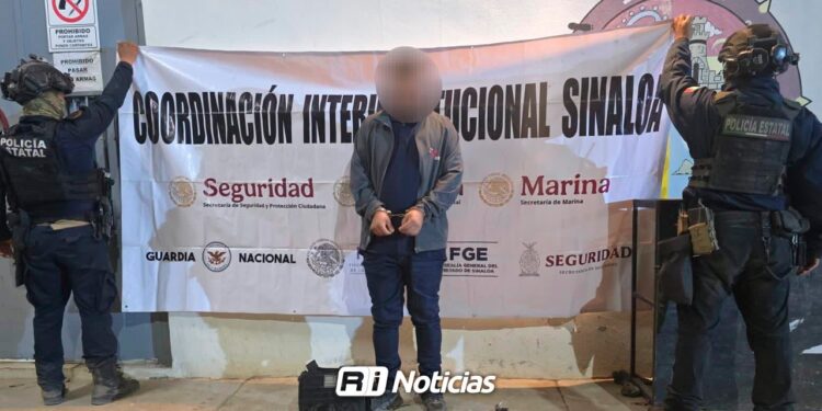 Detienen a un hombre armado en la carretera Mazatlán–Tepic; aseguran fusil y municiones