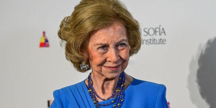 Reina Sofía de España entrega en Miami los Premios Sofía a la Excelencia