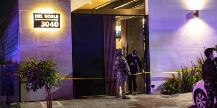 Sujeto dispara contra grupo musical que contrató para cumpleaños; murió el vocalista