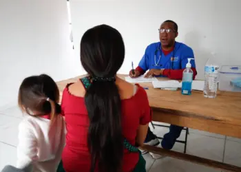 Sheinbaum, a favor de mantener la cooperación médica con Cuba