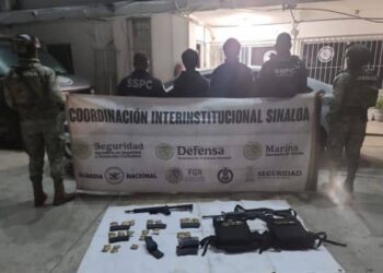 Detienen a a tres hombres tras catear domicilio en Mazatlán