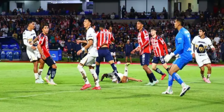 Pumas se hace chiquito en Guadalajara; la vergonzosa estadística en 34 partidos vs Chivas