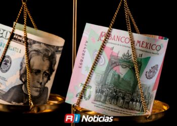 El dólar cierra al alza y el peso se debilita tras anuncio de tregua entre EU e Irán
