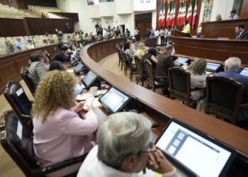 Diputadas y diputados dan lectura a seis nuevas iniciativas