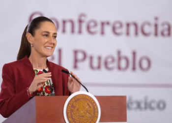 Reconstrucción de caminos y puentes dañados por lluvias de 2025 inicia en abril, anuncia Sheinbaum