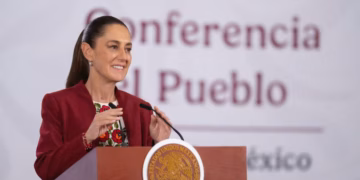 Reconstrucción de caminos y puentes dañados por lluvias de 2025 inicia en abril, anuncia Sheinbaum