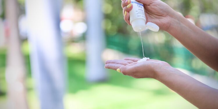 Secretaría de Salud de Sinaloa exhorta a proteger la piel durante periodo vacacional