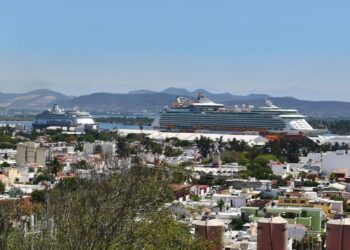 Más de 5 mil cruceristas llegan a Mazatlán en un solo día