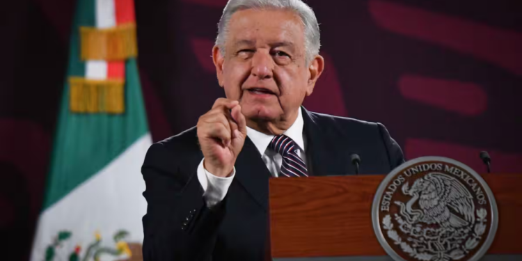 AMLO obligaría a morenistas a donar dinero a Cuba, revela periodista