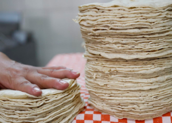 Tacos y tamales suben de precio por aumento de la tortilla y la masa