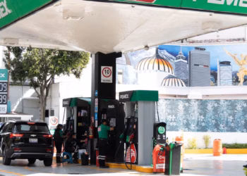 Gasolineros, desconcertados por reducción de comisiones en pagos con tarjeta