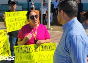 Enfermeras del Hospital Pediátrico protestan en Hospital General exigen certeza laboral