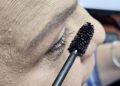 Maquillaje mal retirado, principal causa de irritación ocular crónica y síndrome de ojo seco