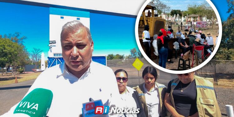Desplazados por inseguridad en el sur de Sinaloa se manifiestan y exigen atención directa del gobernador