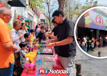 Vendedores ambulantes celebran a niños de Culiacán; regalan 400 juguetes