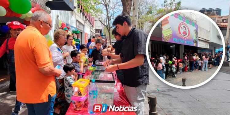 Vendedores ambulantes celebran a niños de Culiacán; regalan 400 juguetes