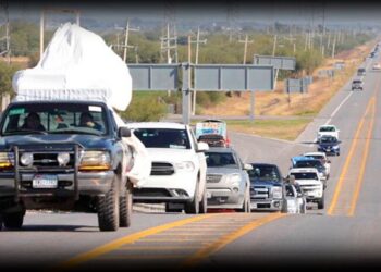 Reportan flujo constante en carreteras hacia Mazatlán en Semana Santa