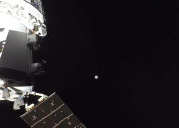 Se espera que los astronautas de Artemis II lleguen al lado lejano de la luna el lunes