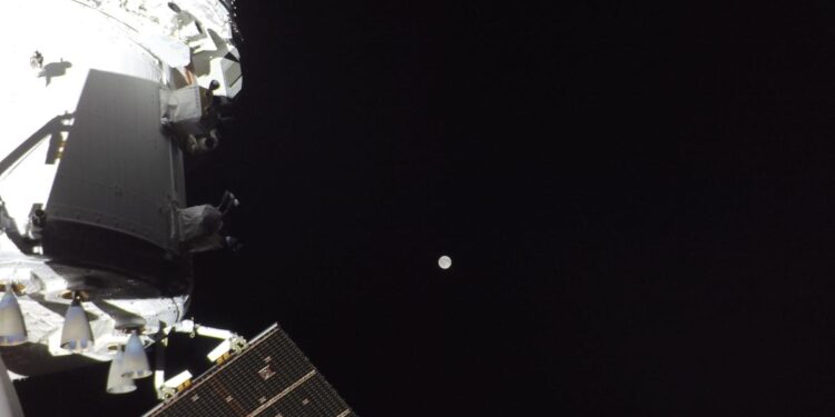 Se espera que los astronautas de Artemis II lleguen al lado lejano de la luna el lunes