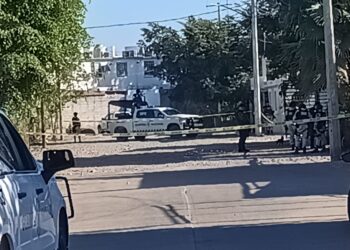 Dos hombres y una mujer son atacados a balazos en la Vicente Toledano, en Culiacán