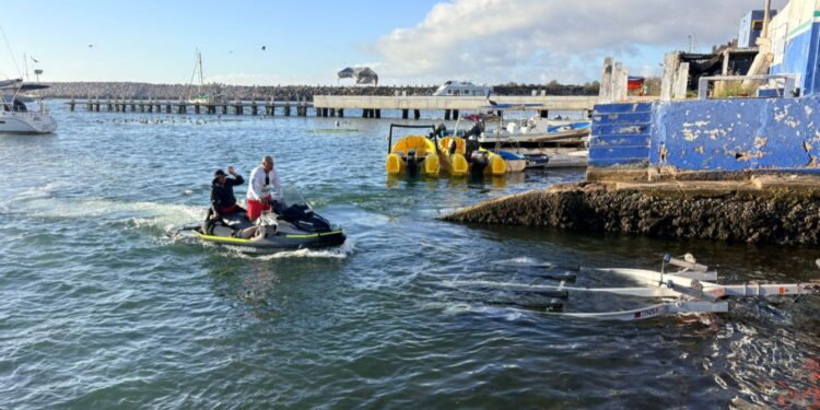 Salvavidas de Mazatlán ubican el cuerpo de joven desparecido en la playa de la Isla de la Piedra