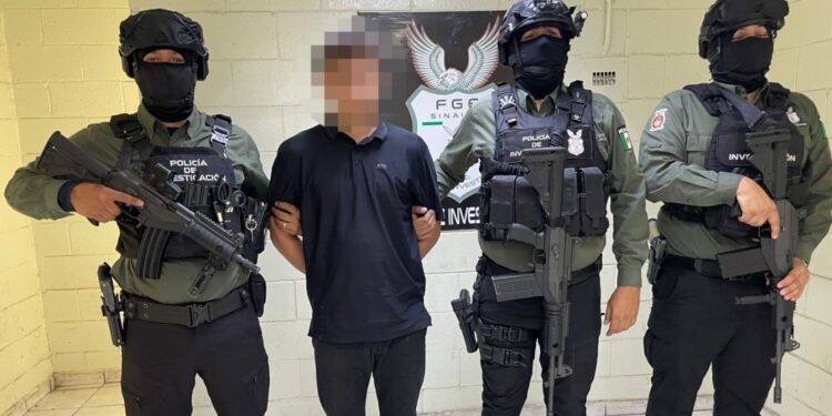 Asegura Fiscalía del Estado seis unidades con reporte de robo tras detención en Culiacán