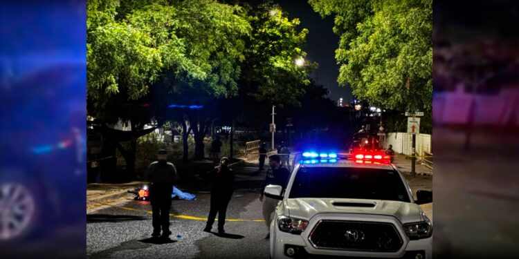 Asesinan a balazos a motociclista en el sur de Culiacán