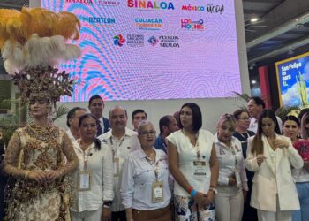 Francis Cázarez, presidenta de Canaco Mazatlán presente en el corte de listón del Tianguis Turístico 2026