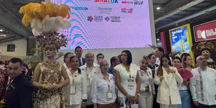 Francis Cázarez, presidenta de Canaco Mazatlán presente en el corte de listón del Tianguis Turístico 2026