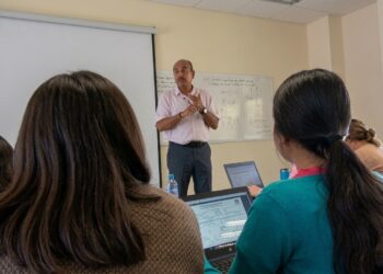 Avanza con éxito evaluación docente en la UAS; llaman a estudiantes a participar