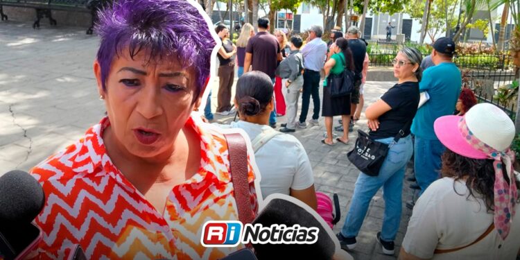 Impiden acceso a tianguistas al Ayuntamiento; buscaban manifestarse por irregularidades en la Flores Magón