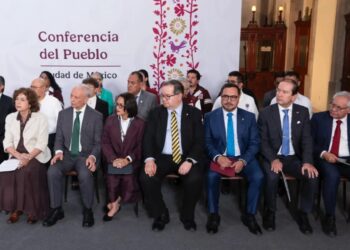 Sheinbaum presenta comité de especialistas para evaluar uso del ‘fracking’ en México