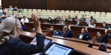 Remueve Congreso a titular de la UTE; se propone extinguir esta Unidad