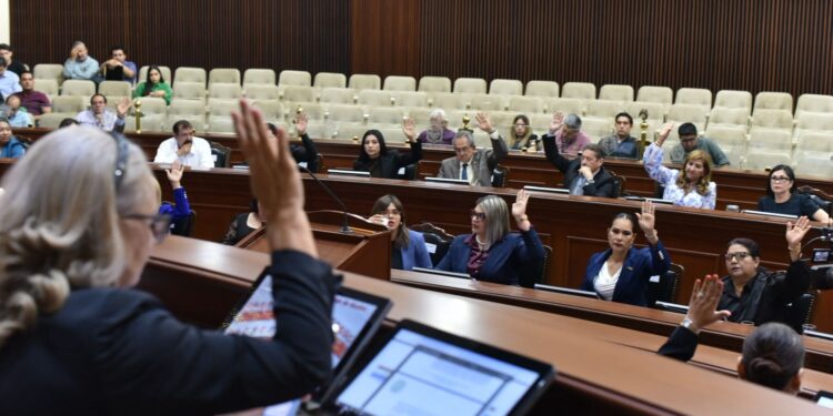 Remueve Congreso a titular de la UTE; se propone extinguir esta Unidad