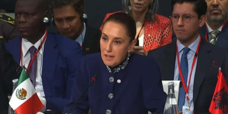 Sheinbaum propone a México como sede de la Cumbre en Defensa de la Democracia en 2027