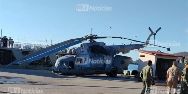 Se desploma helicóptero de la SEMAR al interino de la Zona Naval en Mazatlán
