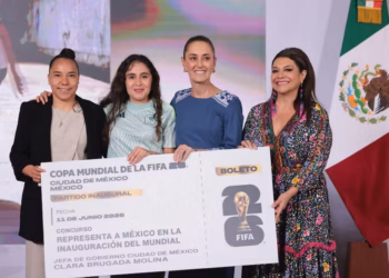Presidenta Claudia Sheinbaum entrega boletos del Mundial 2026 a jóvenes ganadoras de concurso nacional