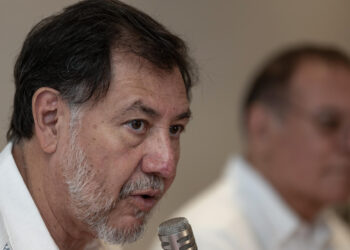 Cuestiona Noroña salida de exfuncionarios sinaloenses hacia Estados Unidos