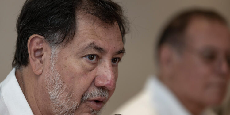 Cuestiona Noroña salida de exfuncionarios sinaloenses hacia Estados Unidos