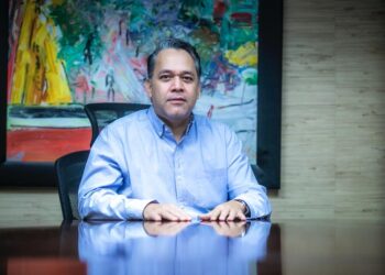 Enrique Díaz Vega se entrega a autoridades de EU; suman dos exfuncionarios de Sinaloa bajo investigación