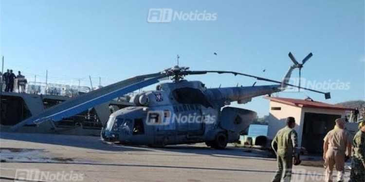 SEMAR informa que “desplome” de helicóptero en Mazatlán fue por falla mecánica; no hubo heridos