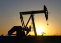 Sube el petróleo por tensión en el estrecho de Ormuz tras nuevos ataques e intervención de EE.UU.